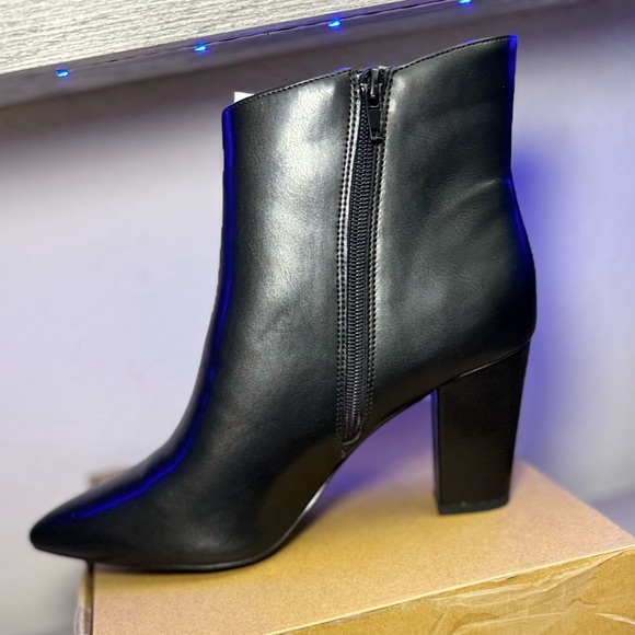 Tinstree Women’s Chunky Heel Side-Zip Booties – Black, Size 10 (NWT) - Picture 5 of 7